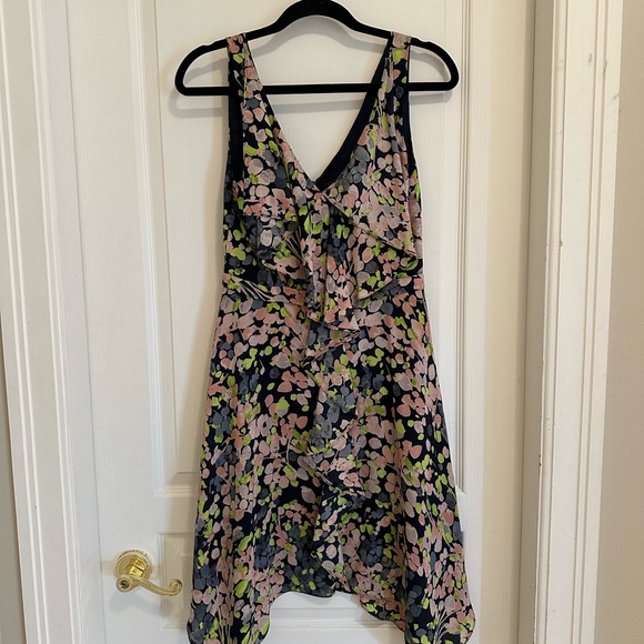 BCBG flowy sleeveless dress. Size 4. - Picture 2 of 5